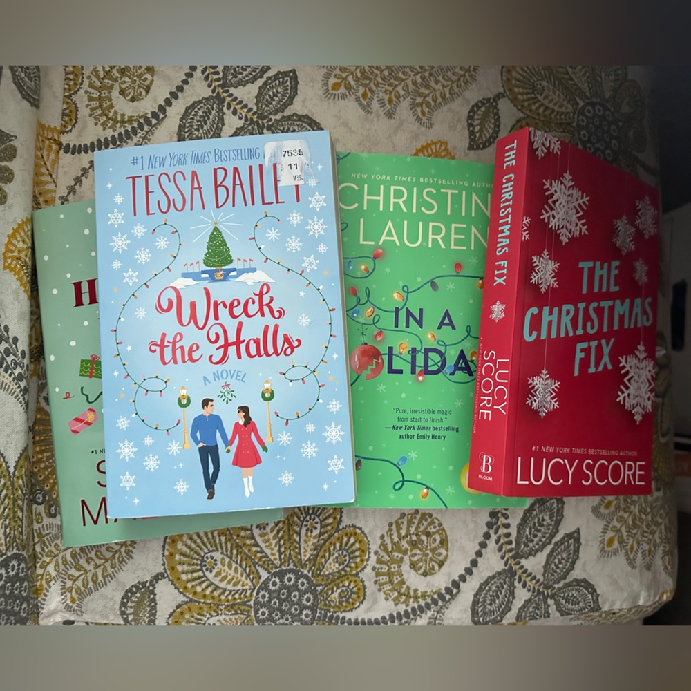 Four Christmas Holiday Paperbacks! Wreck The Halls Christmas Fix Holidaze etc
